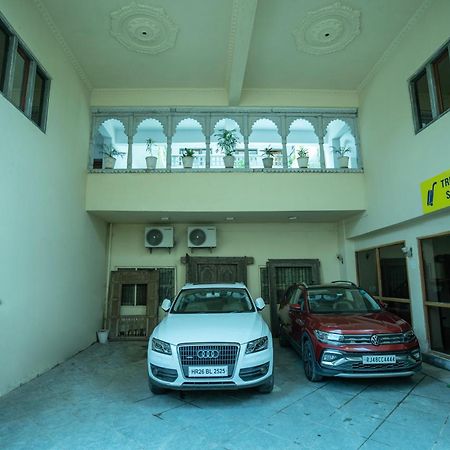 אודייפור Tripli Hotels Shiv Villas מראה חיצוני תמונה