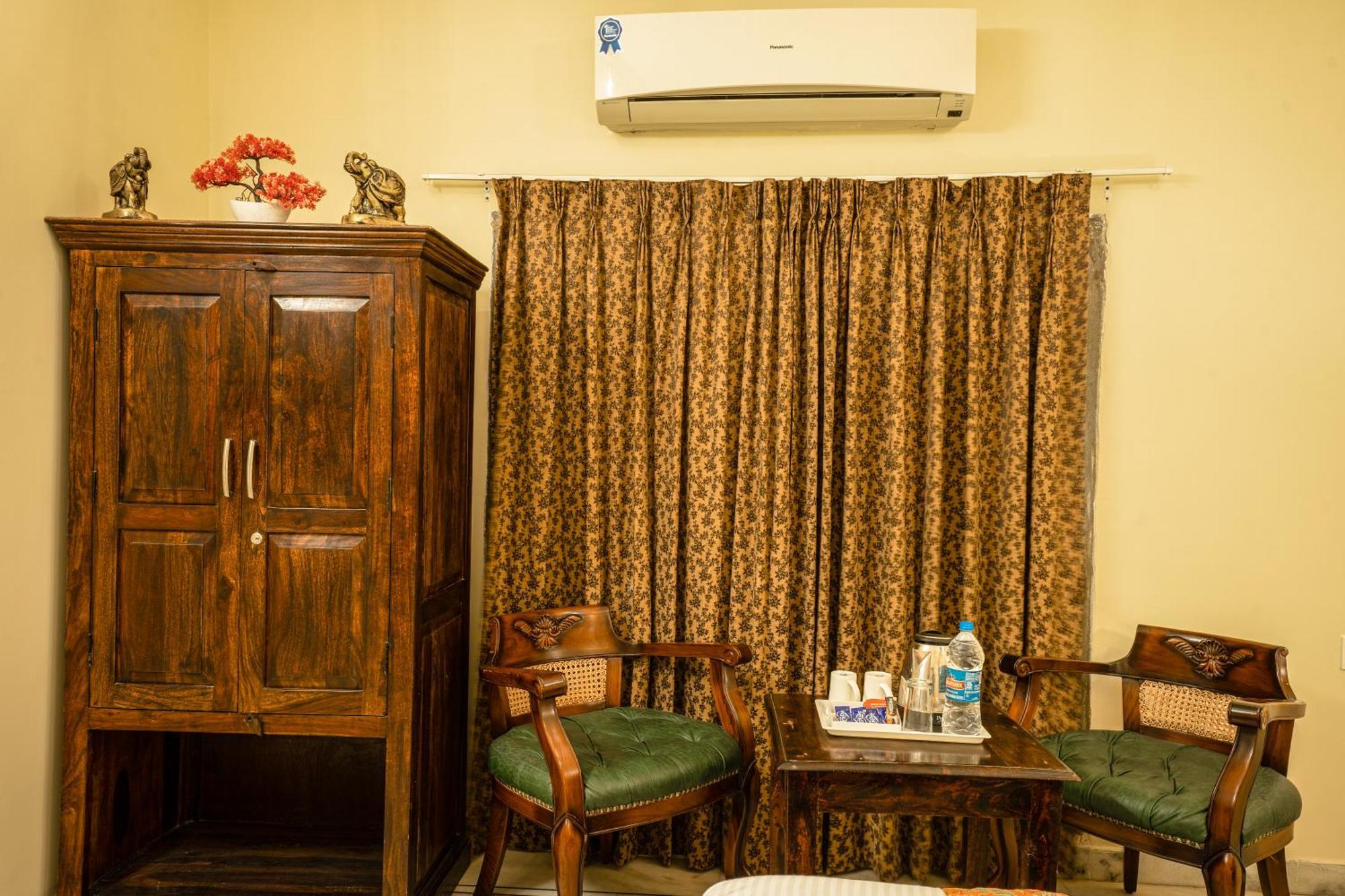 אודייפור Tripli Hotels Shiv Villas מראה חיצוני תמונה