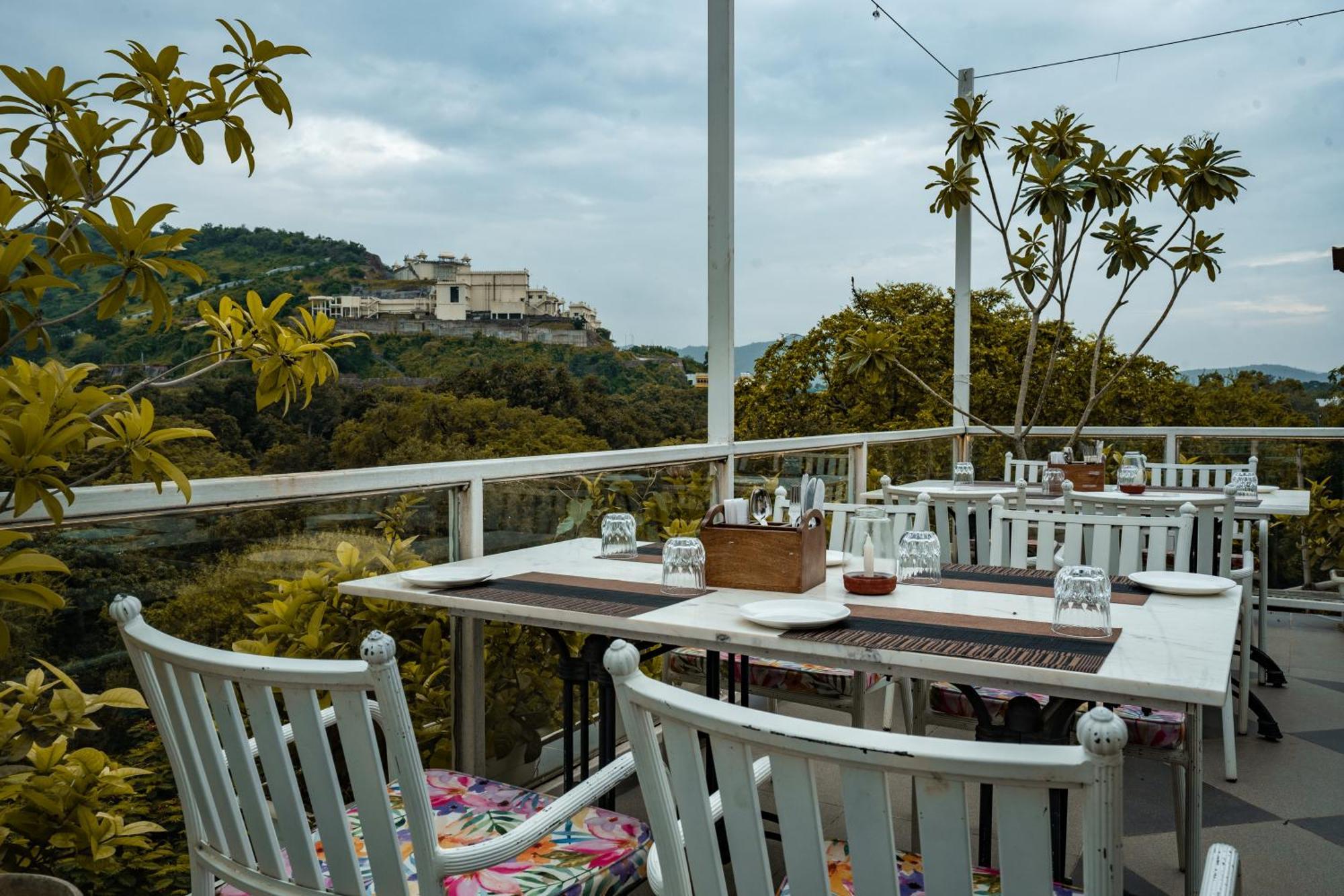 אודייפור Tripli Hotels Shiv Villas מראה חיצוני תמונה