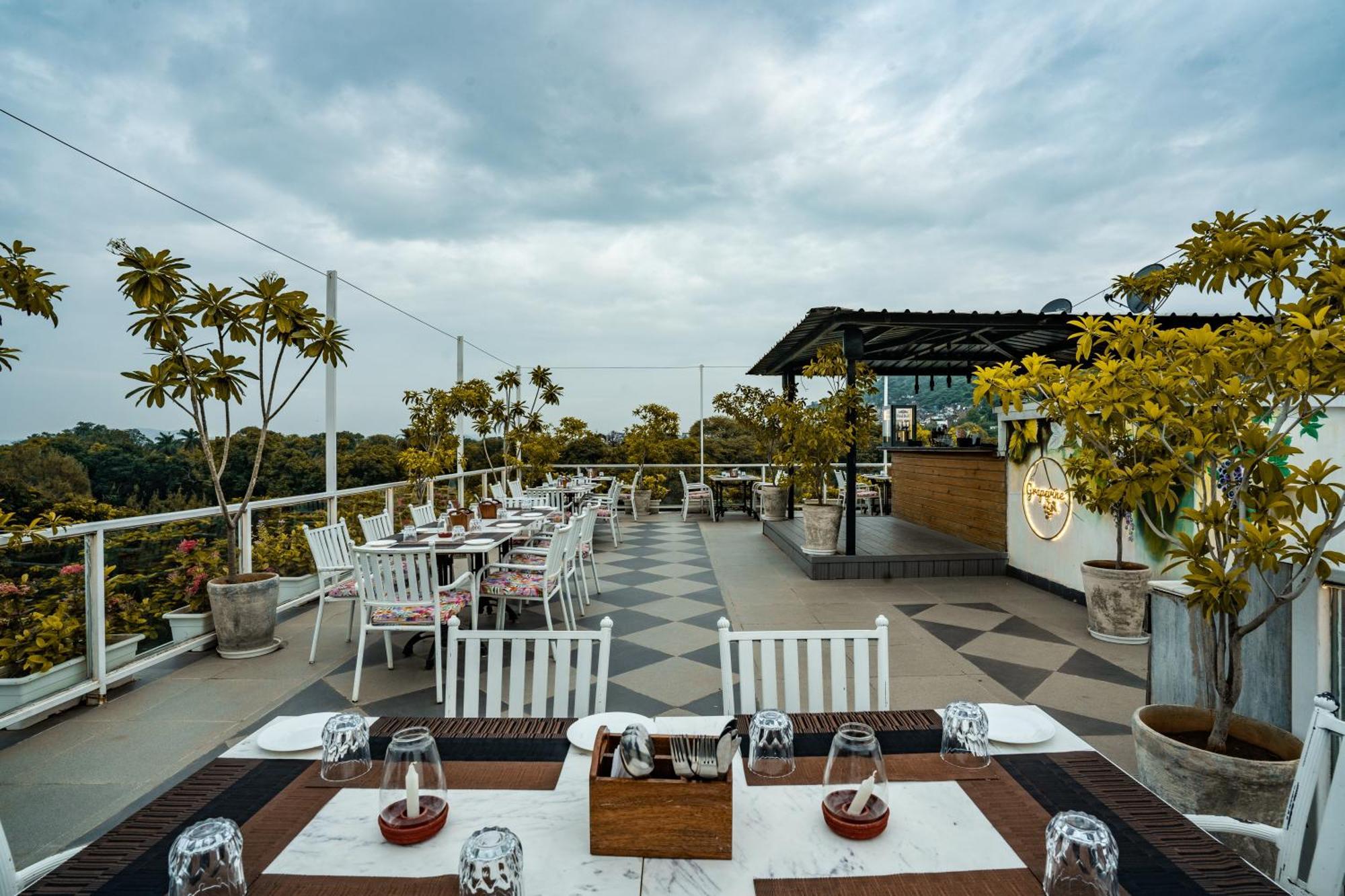 אודייפור Tripli Hotels Shiv Villas מראה חיצוני תמונה
