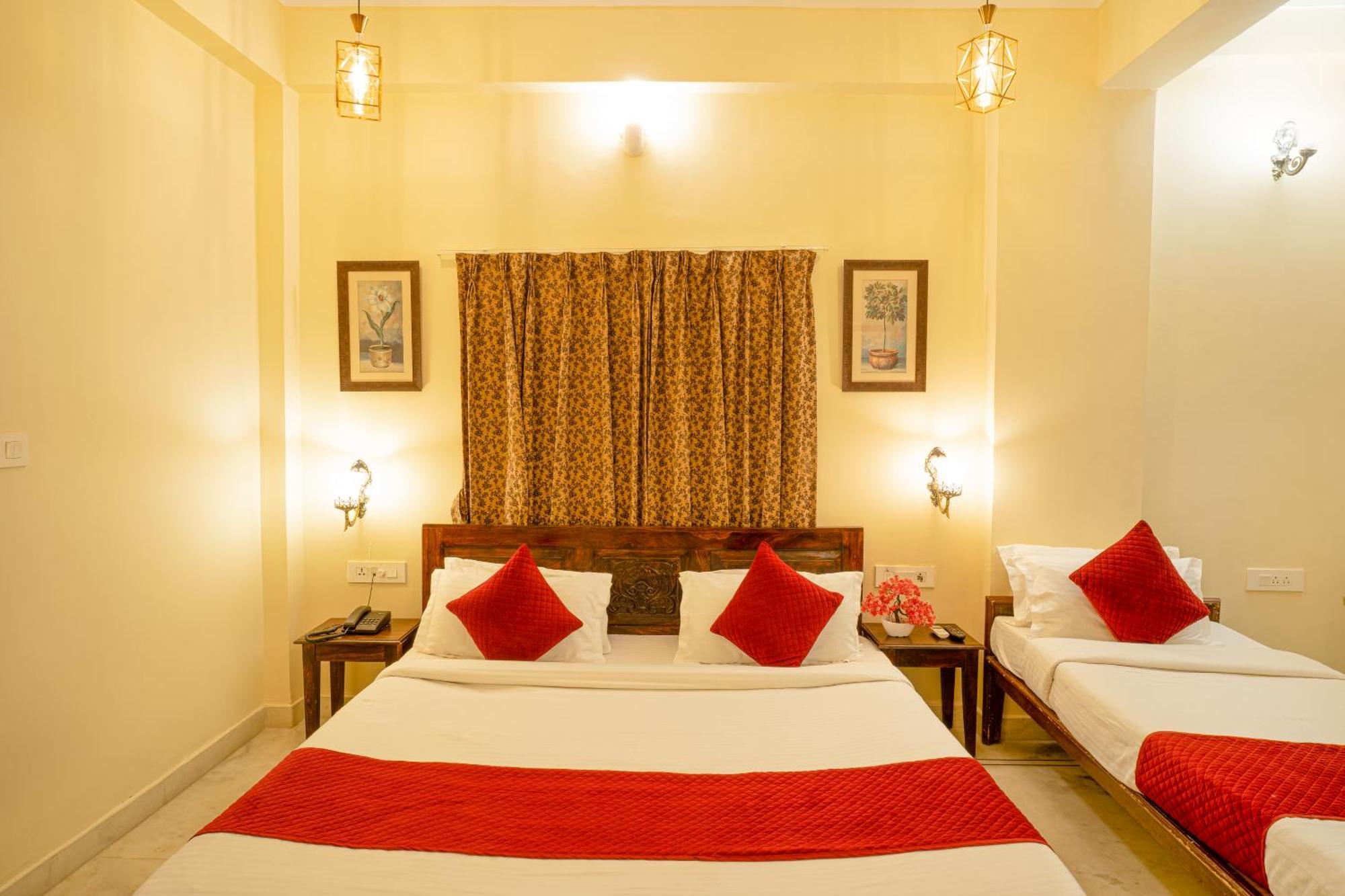 אודייפור Tripli Hotels Shiv Villas מראה חיצוני תמונה