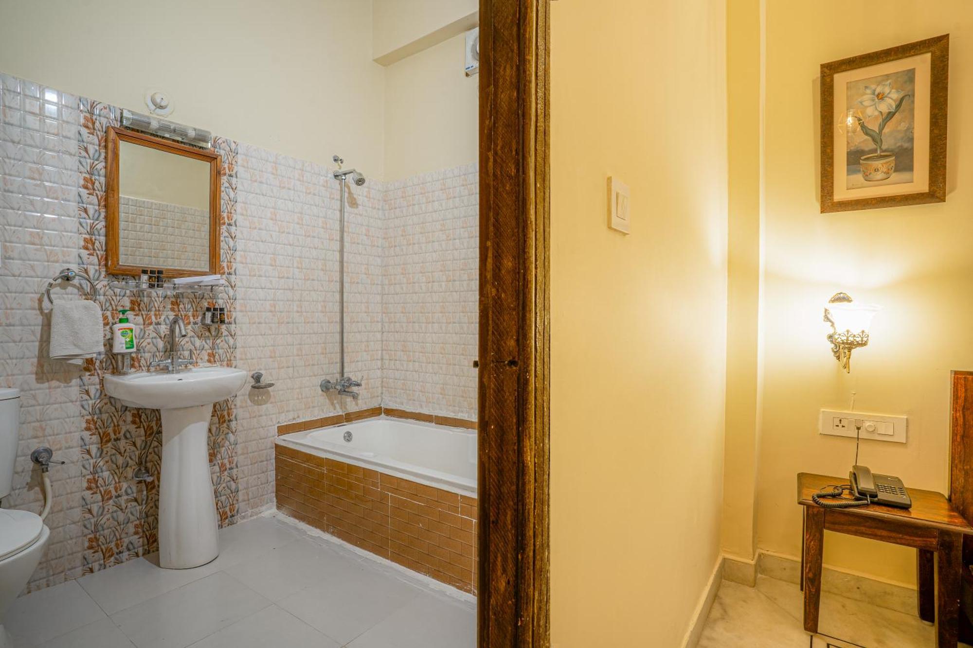 אודייפור Tripli Hotels Shiv Villas מראה חיצוני תמונה