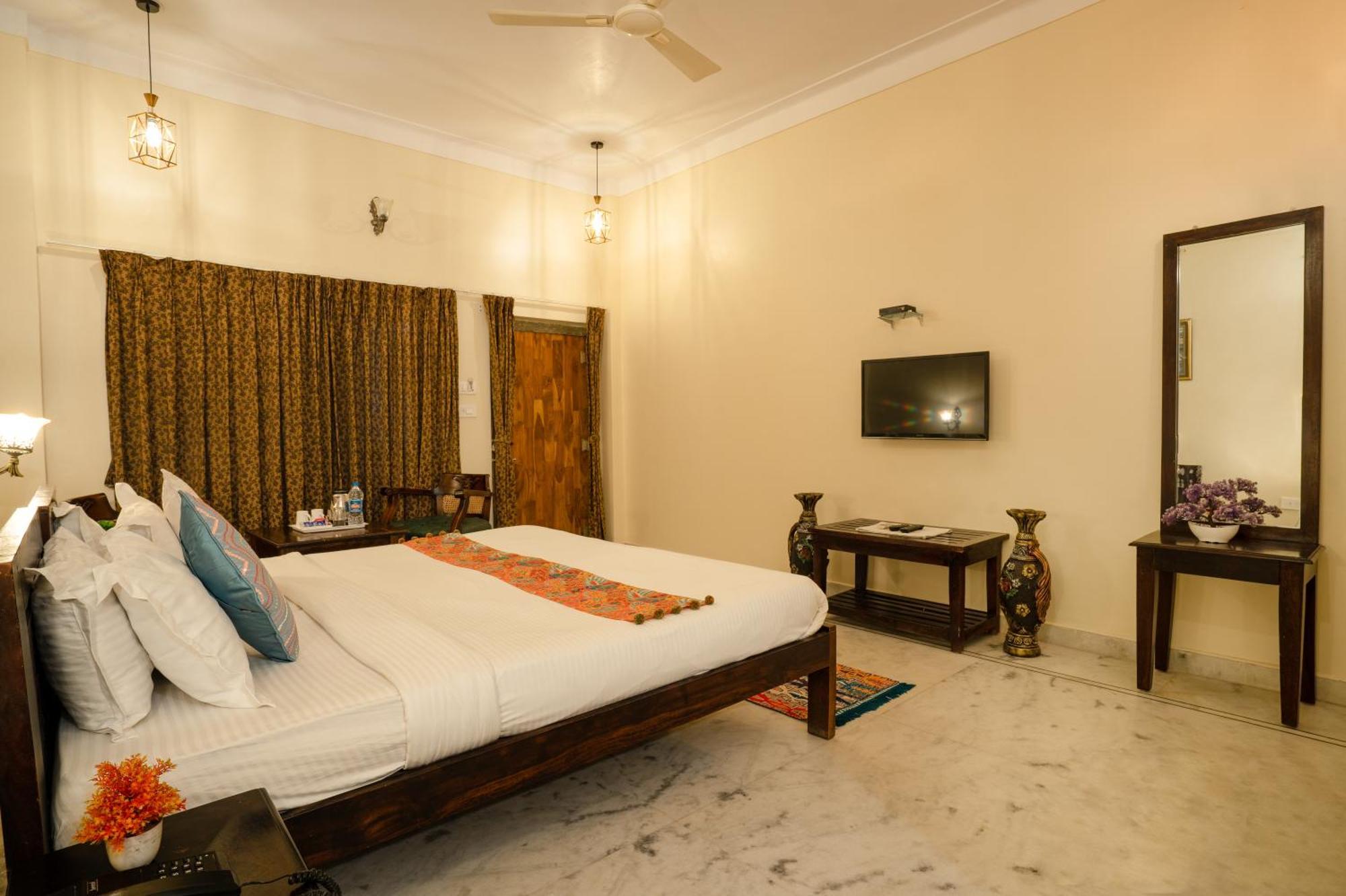 אודייפור Tripli Hotels Shiv Villas מראה חיצוני תמונה
